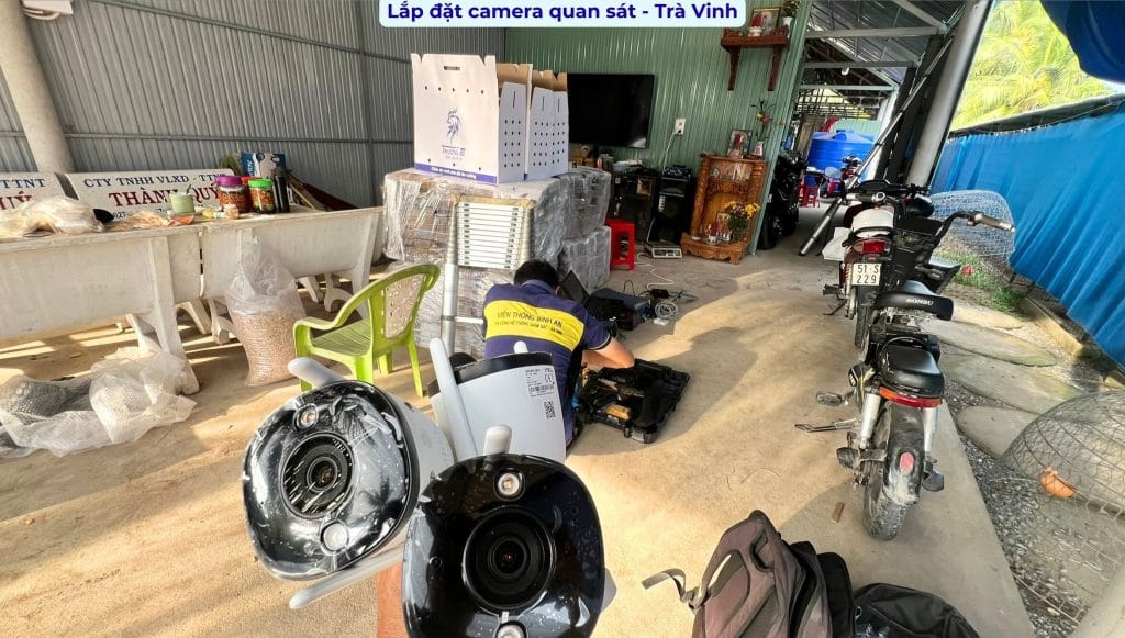 Hệ thống camera quan sát ngoài trời tại trại gà ở Trà Vinh, minh họa nhu cầu quan sát diện rộng